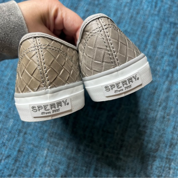 Sperry Seaside Emboss Weave Slip On Leather Shoes - Picture 7 of 9